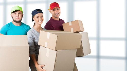 Shepherds Bush man and van team assisting with flat and office removals